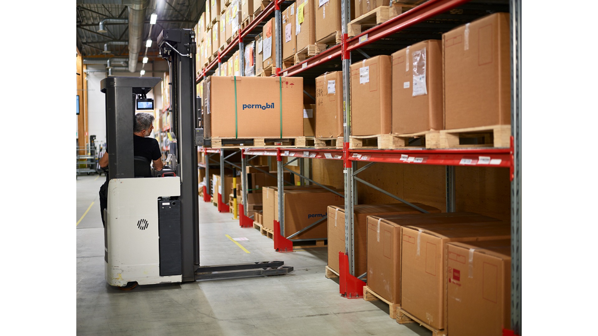 fulfillment center eliminates plastic outbound packaging